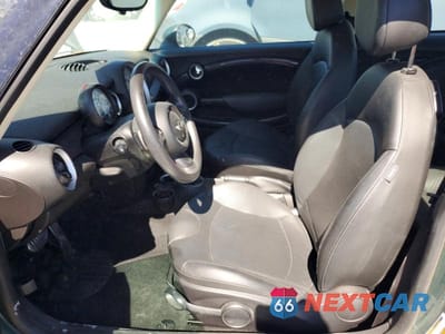 Zdjęcie 7 z 12 samochodu: 2013 MINI COOPER S VIN:WMWSV3C5XDT395289 - miniatura