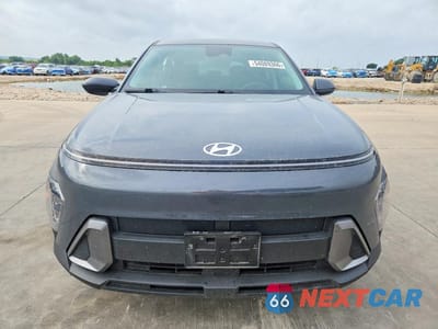 Piąte zdjęcie samochodu w środku: 2025 HYUNDAI KONA SE VIN:KM8HA3AB1SU191386 - miniatura