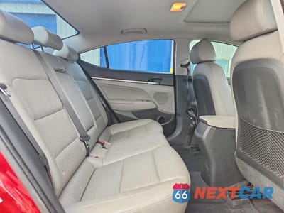 Zdjęcie 10 z 12 samochodu: 2017 HYUNDAI ELANTRA LIMITED VIN:KMHD84LF3HU127777 - miniatura