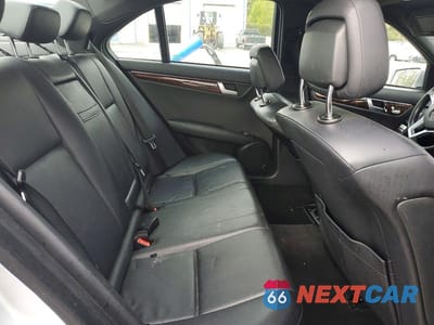 Zdjęcie 10 z 13 samochodu: 2012 MERCEDES-BENZ C 300 4MATIC VIN:WDDGF8BB8CR210944 - miniatura