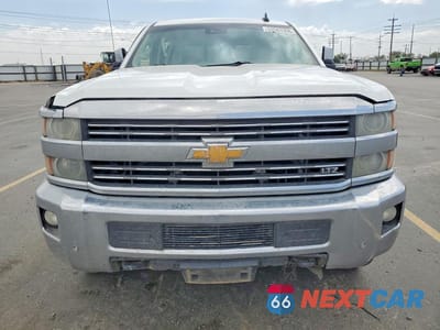 Piąte zdjęcie samochodu w środku: 2015 CHEVROLET SILVERADO K2500 HEAVY DUTY LTZ VIN:1GC1KWE81FF565654 - miniatura