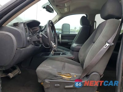 Zdjęcie 7 z 12 samochodu: 2008 CHEVROLET SILVERADO C2500 HEAVY DUTY VIN:1GCHC23698F105781 - miniatura
