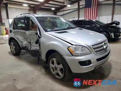 Czwarte zdjęcie samochodu z boku: 2008 MERCEDES-BENZ ML 350 VIN:4JGBB86E18A335998 - miniatura