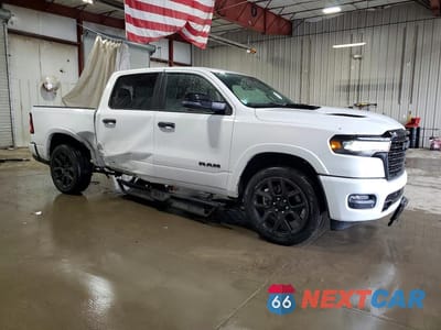 Czwarte zdjęcie samochodu z boku: 2025 RAM 1500 LARAMIE VIN:1C6SRFJP2SN737095 - miniatura