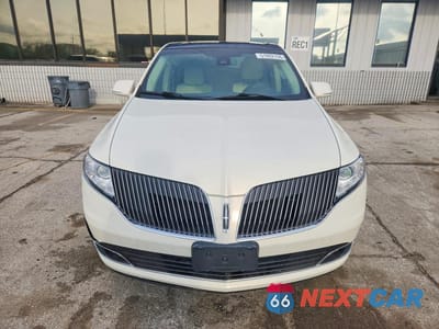 Piąte zdjęcie samochodu w środku: 2013 LINCOLN MKT VIN:2LMHJ5AT5DBL56518 - miniatura