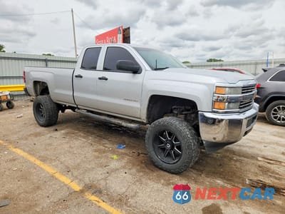 Czwarte zdjęcie samochodu z boku: 2015 CHEVROLET SILVERADO K2500 HEAVY DUTY VIN:1GC2KUEG9FZ517835 - miniatura