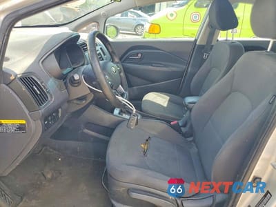 Zdjęcie 7 z 12 samochodu: 2013 KIA RIO EX VIN:KNADN4A32D6208934 - miniatura