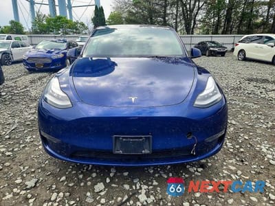 Piąte zdjęcie samochodu w środku: 2023 TESLA MODEL Y VIN:7SAYGDEE7PA093430 - miniatura
