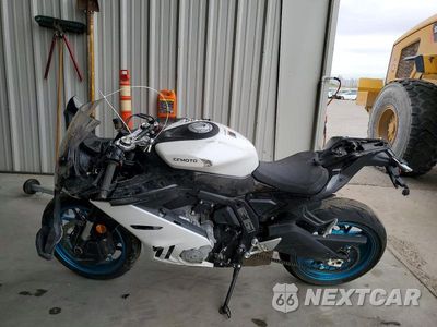 Trzecie zdjęcie samochodu z tyłu: 2026 CF MOTO 675SS VIN:LCEPEVLPXT6001826 - miniatura