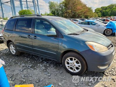 Czwarte zdjęcie samochodu z boku: 2005 TOYOTA SIENNA XLE 7 PASSENGER VIN:5TDBA22C15S038138 - miniatura