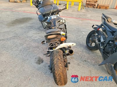 Czwarte zdjęcie samochodu z boku: 2023 SUZUKI GSX-S750 M VIN:JS1C533D2P7100160 - miniatura