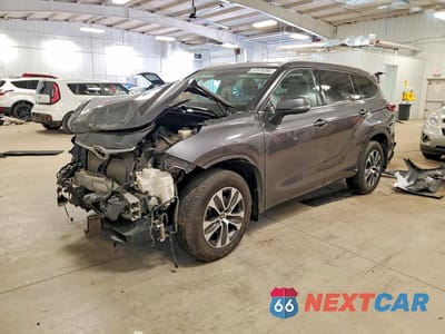 2022 TOYOTA HIGHLANDER XLE 5TDHZRBHXNS177563 - główne zdjęcie licytacji z USA - miniatura