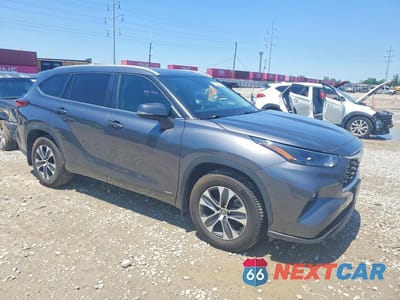 Czwarte zdjęcie samochodu z boku: 2024 TOYOTA HIGHLANDER HYBRID XLE VIN:5TDKBRCH6RS141416 - miniatura