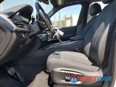 Zdjęcie 7 z 14 samochodu: 2018 BMW X5 XDR40E VIN:5UXKT0C58J0W00675 - miniatura