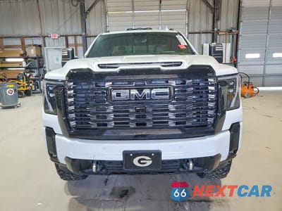 Piąte zdjęcie samochodu w środku: 2025 GMC SIERRA K2500 DENALI ULTIMATE VIN:1GT4UXEY0SF289121 - miniatura