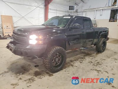 2010 CHEVROLET SILVERADO K1500 LTZ 1GCSKTE34AZ121473 - główne zdjęcie licytacji z USA - miniatura