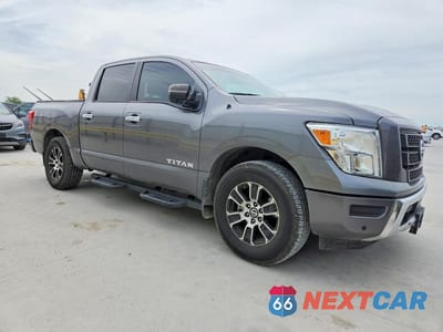 Czwarte zdjęcie samochodu z boku: 2021 NISSAN TITAN SV VIN:1N6AA1EF0MN530978 - miniatura