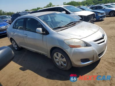 Czwarte zdjęcie samochodu z boku: 2008 TOYOTA YARIS BASE VIN:JTDBT923184031158 - miniatura