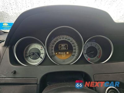 Zdjęcie 8 z 10 samochodu: 2012 MERCEDES-BENZ C 250 VIN:WDDGF4HB2CR194515 - miniatura