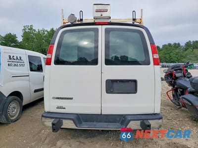 Zdjęcie 6 z 14 samochodu: 2018 CHEVROLET EXPRESS G2 - DELIVERY VAN VIN:1GCWGAFGXJ1907026 - miniatura