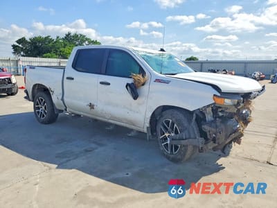Czwarte zdjęcie samochodu z boku: 2019 CHEVROLET SILVERADO K1500 TRAIL BOSS CUSTOM VIN:3GCPYCEF9KG149219 - miniatura