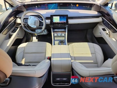 Zdjęcie 8 z 12 samochodu: 2025 LINCOLN NAUTILUS RESERVE VIN:5LMPJ8KA6SJ904344 - miniatura