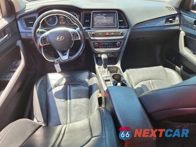 Zdjęcie 8 z 12 samochodu: 2019 HYUNDAI SONATA LIMITED VIN:5NPE34AF2KH746348 - miniatura