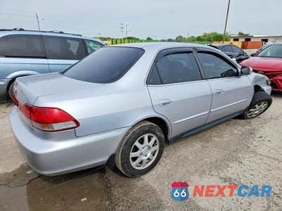 Trzecie zdjęcie samochodu z tyłu: 2002 HONDA ACCORD SE VIN:1HGCG56762A019256 - miniatura