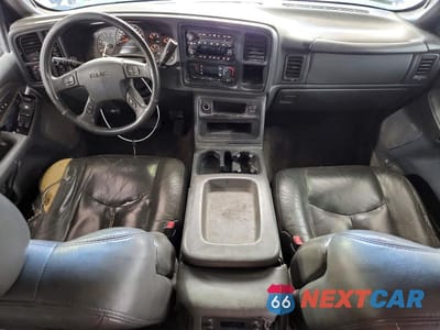 Zdjęcie 8 z 12 samochodu: 2004 GMC NEW SIERRA K1500 VIN:2GTEK13T741360663 - miniatura