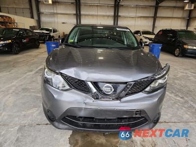 Piąte zdjęcie samochodu w środku: 2019 NISSAN ROGUE VIN:JN1BJ1CR2KW626237 - miniatura