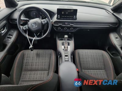 Zdjęcie 8 z 12 samochodu: 2025 HONDA HR-V SPORT VIN:3CZRZ2H52SM768937 - miniatura