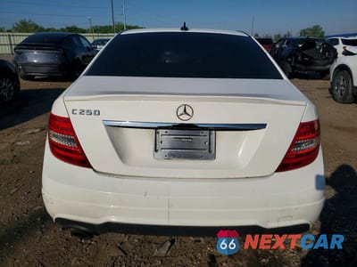 Zdjęcie 6 z 12 samochodu: 2014 MERCEDES-BENZ C 250 VIN:WDDGF4HB3EG252937 - miniatura