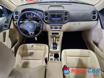 Zdjęcie 8 z 13 samochodu: 2017 VOLKSWAGEN TIGUAN S VIN:WVGBV7AXXHK000324 - miniatura