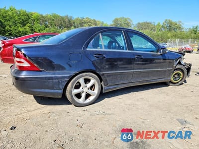 Trzecie zdjęcie samochodu z tyłu: 2005 MERCEDES-BENZ C 230K SPORT SEDAN VIN:WDBRF40J65F615595 - miniatura