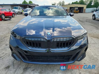 Piąte zdjęcie samochodu w środku: 2025 BMW 530 XI VIN:WBA53FJ08SCU29075 - miniatura