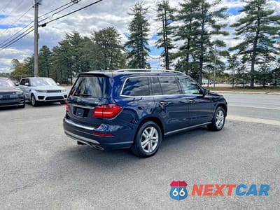 Czwarte zdjęcie samochodu z boku: 2019 MERCEDES-BENZ GLS 450 4MATIC VIN:4JGDF6EE1KB235193 - miniatura