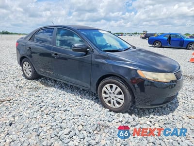 Czwarte zdjęcie samochodu z boku: 2012 KIA FORTE EX VIN:KNAFU4A24C5488587 - miniatura