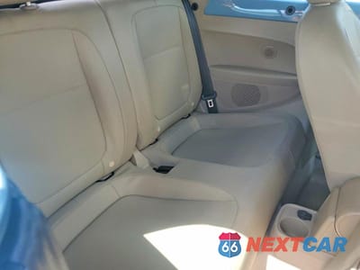 Zdjęcie 10 z 12 samochodu: 2015 VOLKSWAGEN BEETLE 1.8T VIN:3VW517AT2FM818241 - miniatura