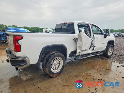 Trzecie zdjęcie samochodu z tyłu: 2025 CHEVROLET SILVERADO K3500 LTZ VIN:2GC4KUEY4S1134146 - miniatura