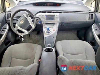 Zdjęcie 8 z 12 samochodu: 2012 TOYOTA PRIUS TWO VIN:JTDKN3DUXC1600015 - miniatura