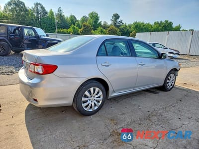 Trzecie zdjęcie samochodu z tyłu: 2013 TOYOTA COROLLA LE VIN:2T1BU4EE2DC117728 - miniatura