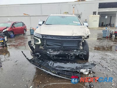 Piąte zdjęcie samochodu w środku: 2021 CHEVROLET SUBURBAN K1500 PREMIER VIN:1GNSKFKD7MR162030 - miniatura