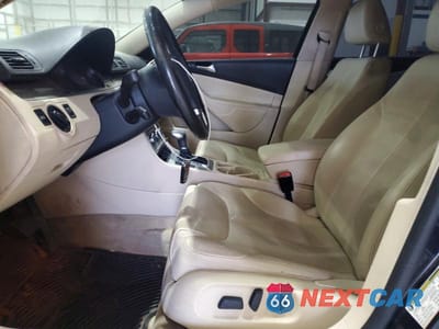 Zdjęcie 7 z 12 samochodu: 2010 VOLKSWAGEN PASSAT KOMFORT VIN:WVWJK7ANXAE110995 - miniatura