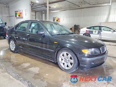Czwarte zdjęcie samochodu z boku: 2003 BMW 325 I VIN:WBAEV33473KR25212 - miniatura