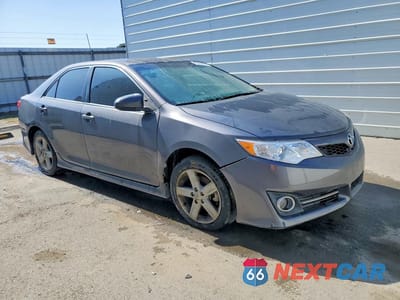 Czwarte zdjęcie samochodu z boku: 2014 TOYOTA CAMRY SE VIN:4T1BF1FK4EU318804 - miniatura