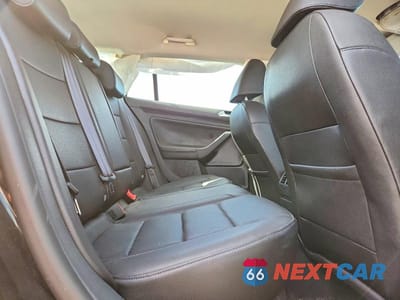 Zdjęcie 10 z 12 samochodu: 2010 VOLKSWAGEN JETTA TDI VIN:3VWPL7AJXAM701694 - miniatura