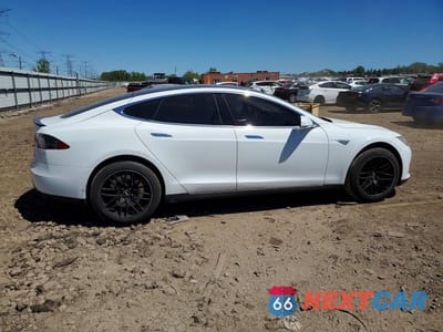 Trzecie zdjęcie samochodu z tyłu: 2015 TESLA MODEL S 70D VIN:5YJSA1S29FF084890 - miniatura
