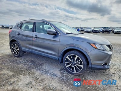 Czwarte zdjęcie samochodu z boku: 2018 NISSAN ROGUE SPORT SL VIN:JN1BJ1CP1JW181938 - miniatura