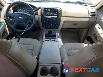 Zdjęcie 8 z 13 samochodu: 2005 FORD EXPLORER XLS VIN:1FMZU62K15UA34277 - miniatura
