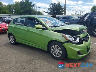Czwarte zdjęcie samochodu z boku: 2013 HYUNDAI ACCENT GS VIN:KMHCT5AE2DU108903 - miniatura